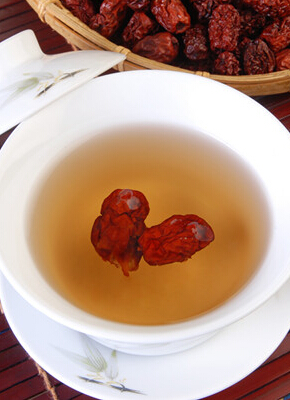 驱寒补暖的生姜红枣茶